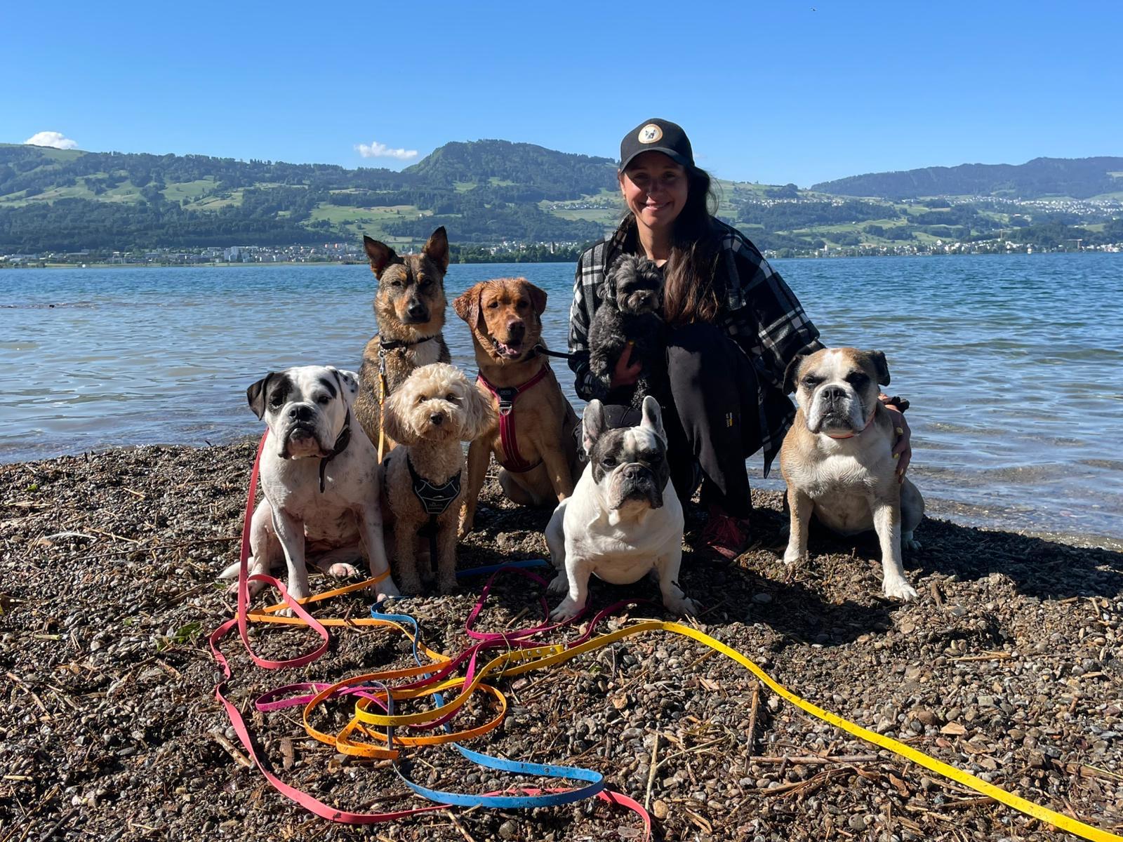 Isabel mit Hunden am Zürichsee