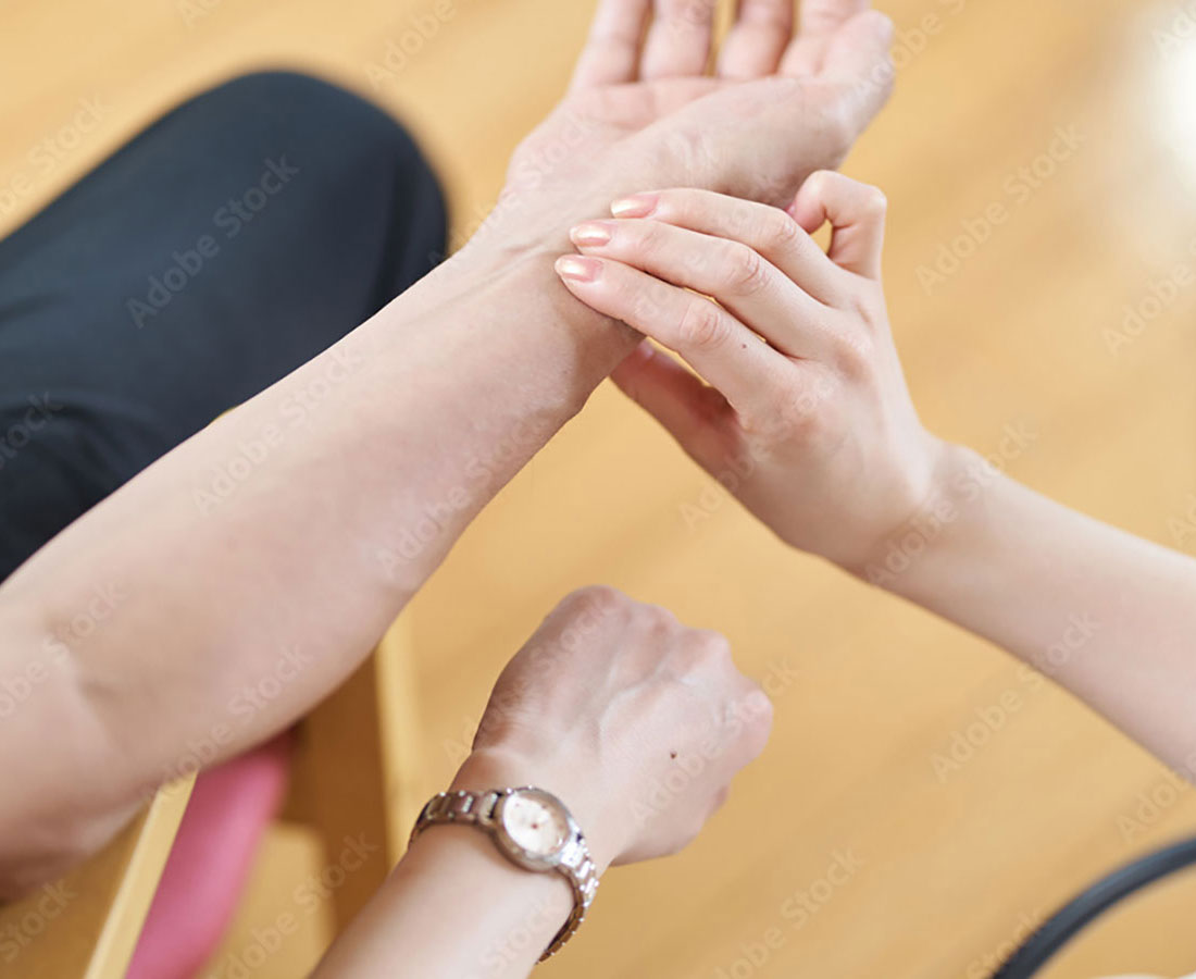 バイタルチェック中のイメージ写真