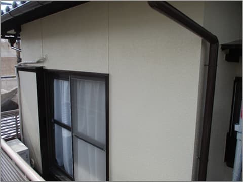 塗装塗り替え工事後の戸建て住宅バルコニー内側の状況