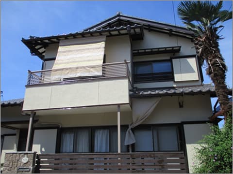 塗装塗り替え工事後の戸建て住宅南面の状況
