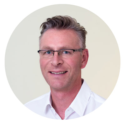 Dr. Dominik Adler