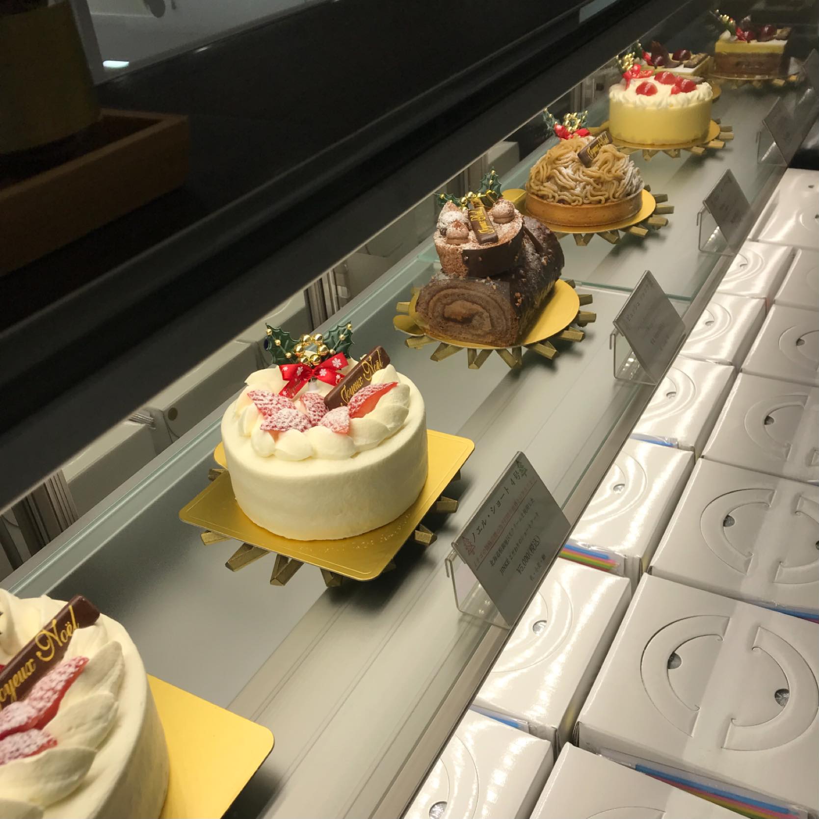 12/25(木)当日分クリスマスホールケーキ数台あり