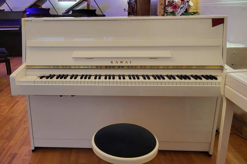 Klavier KAWAI K-15 weiss poliert