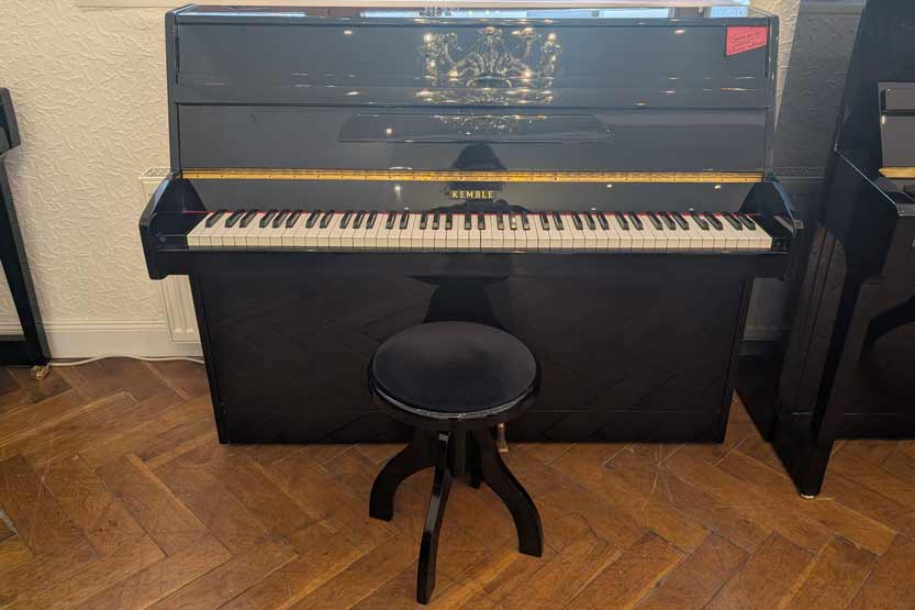 Klavier Kemble Mini schwarz poliert 