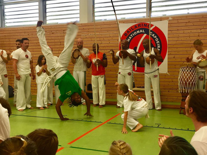 Zwei Personen beim Brazilian Jiu-Jitsu Training