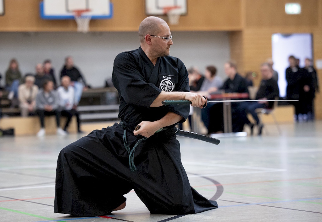 Zwei Personen beim Brazilian Jiu-Jitsu Training