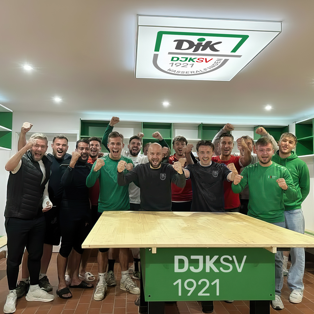 Beispiel für einen Bereich, der durch den Förderverein unterstützt wird: eine Umkleidekabine des DJK-SV.