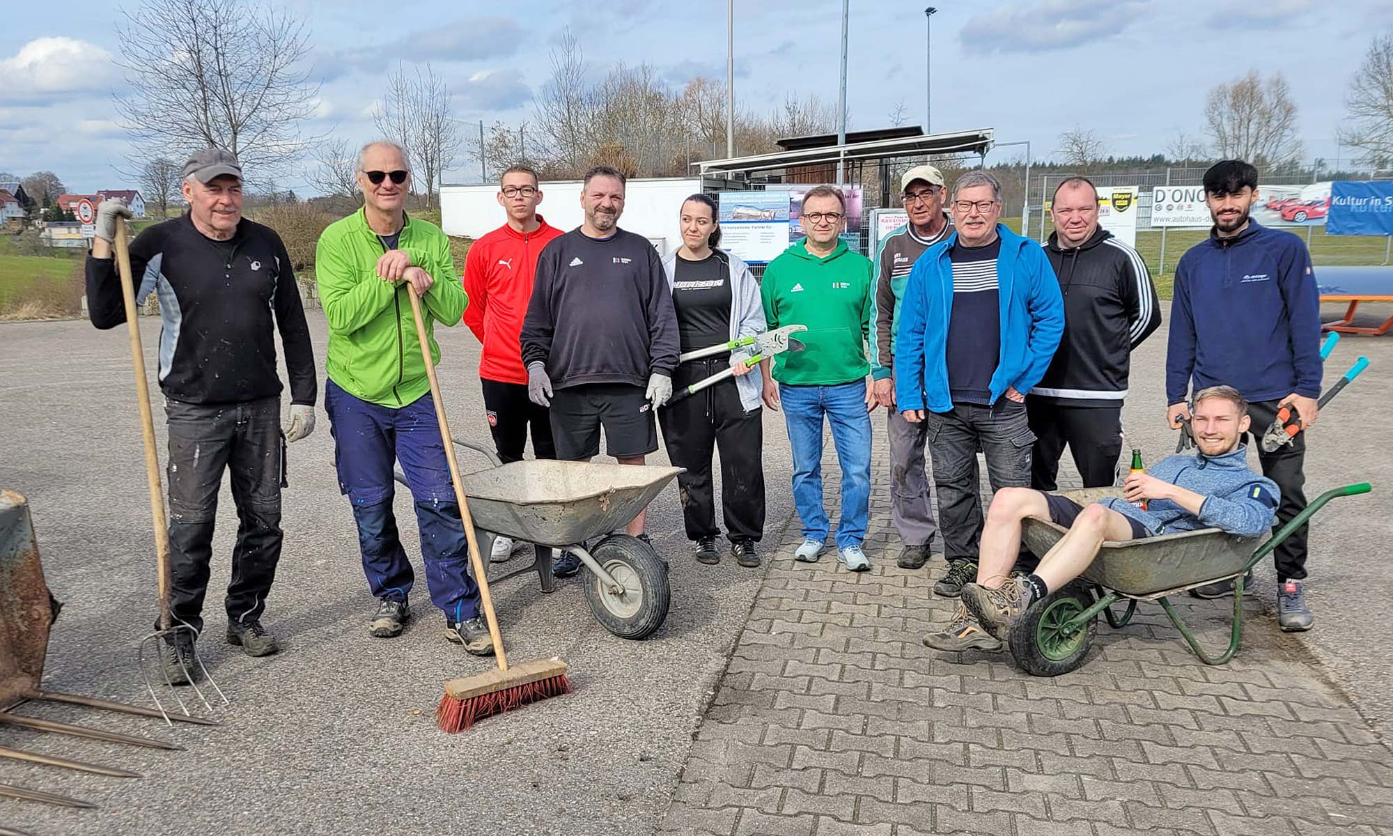 Helfer des Fördervereins bei einer Aktion im Einsatz.