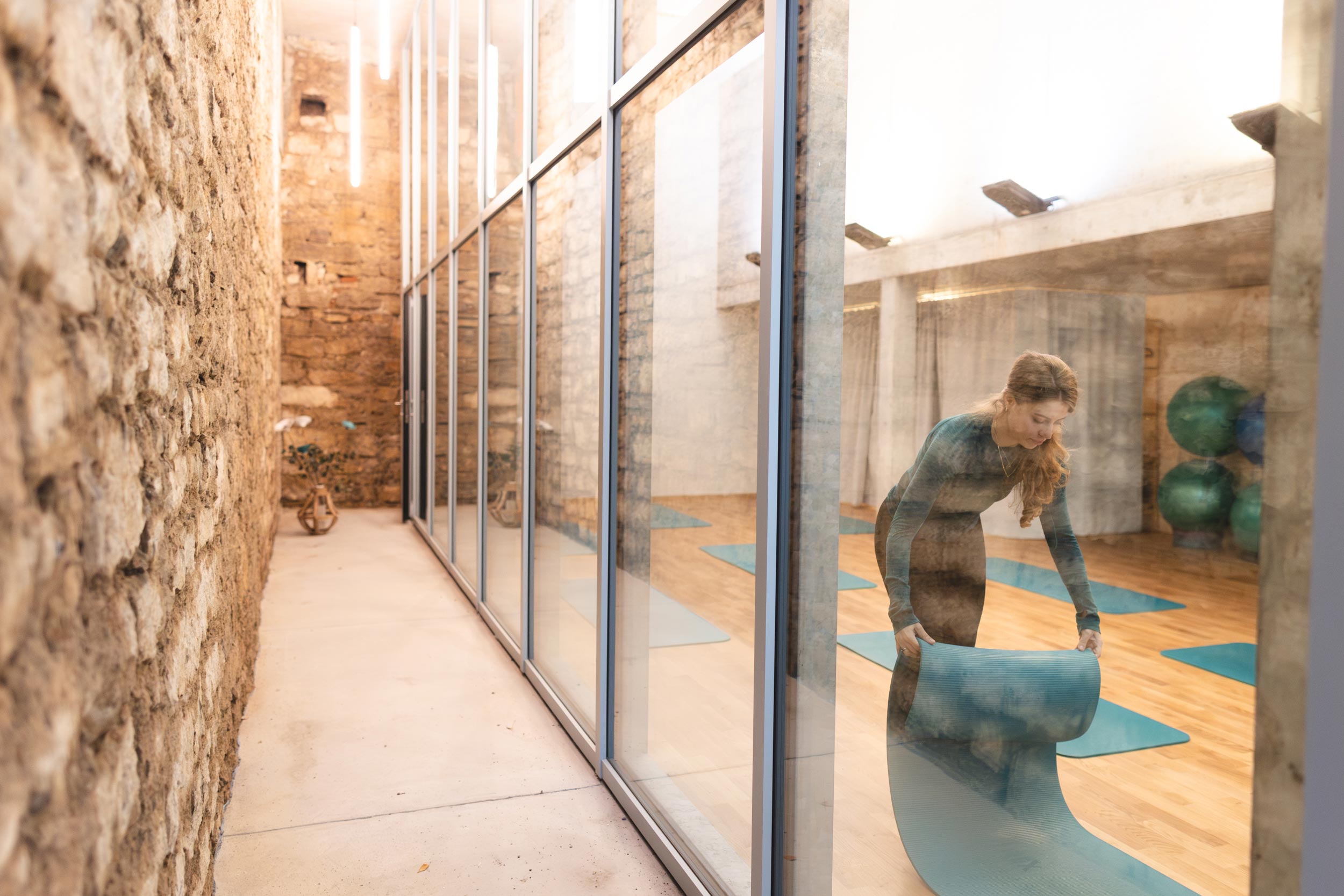 Pilates Basel - Pilates & Motion - Pilates Studio in Basel, Viel mehr Möglichkeiten für Deine Gesundheit - Rückbidlungsgymnastik, mehr Beweglichkeit, für Anfänger, Alternative zu Yoga, mit dem Herzen