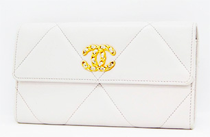CHANEL19 ロングフラップ ウォレット 