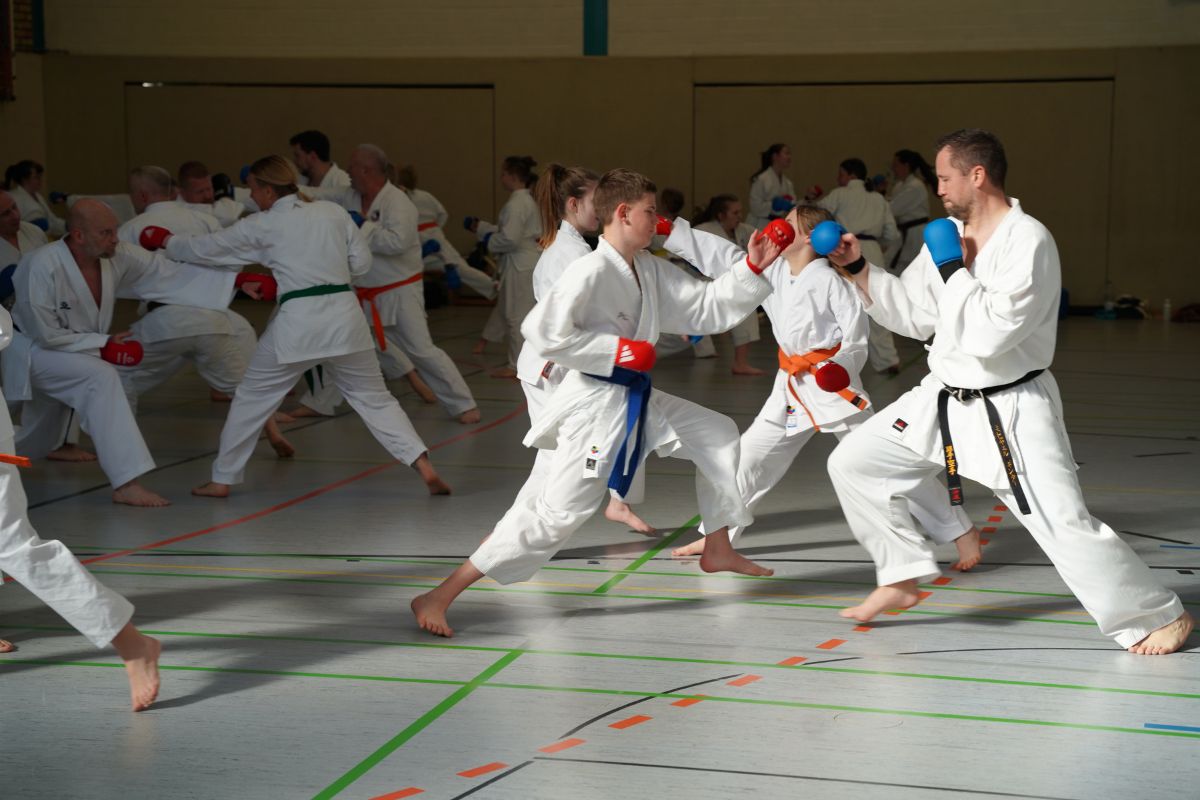Jugend und Erwachsene Training
