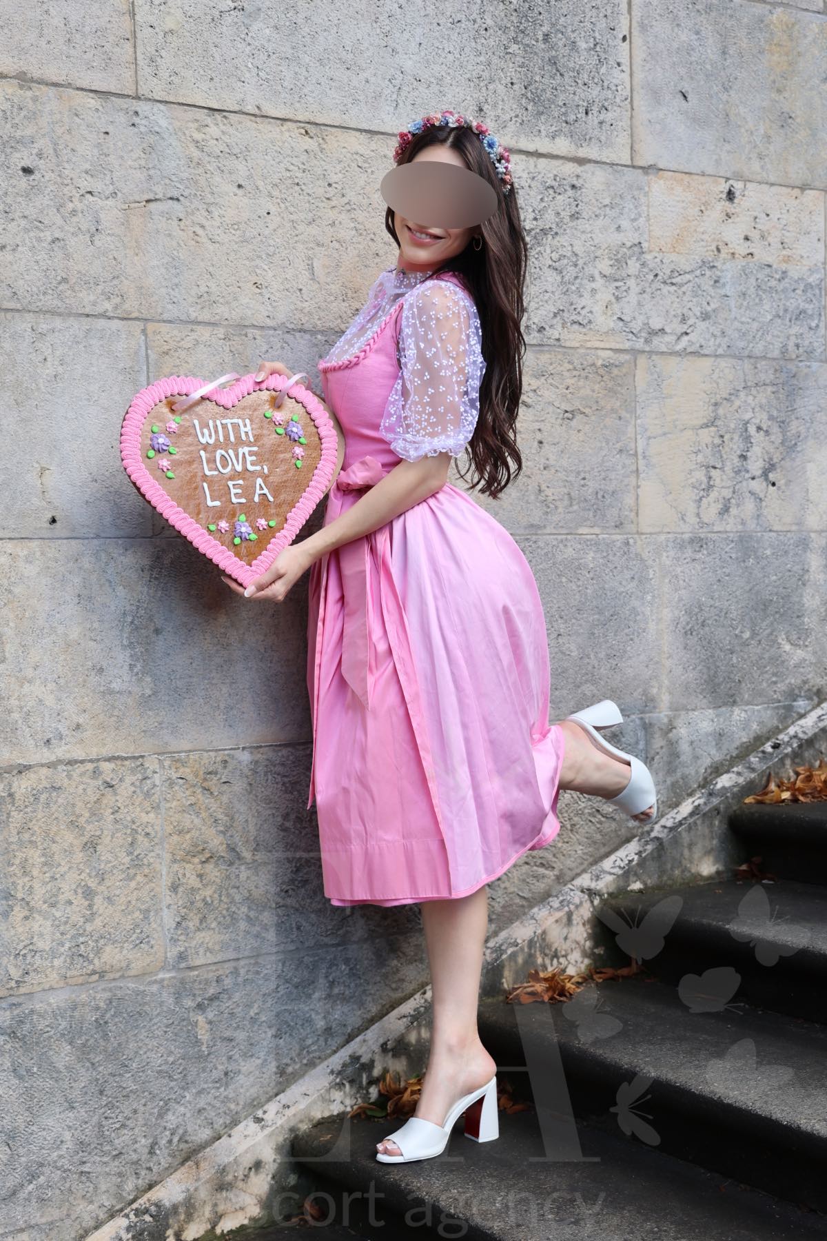 LEA Escort Lady Lilly in Dirndl – traditional Bavarian look with elegance
