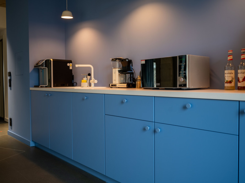 LMT Desing Tischlerei und Küchen - flaconi Küche Blau