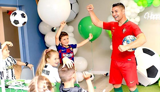 Fußball-Freestyle Überraschungsshow und Animation für einen unvergesslichen Kindergeburtstag