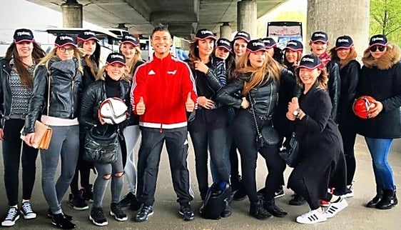 Interaktive Promotion-Aktion mit Fußball-Freestyler Saki zur Steigerung der Markenaufmerksamkeit