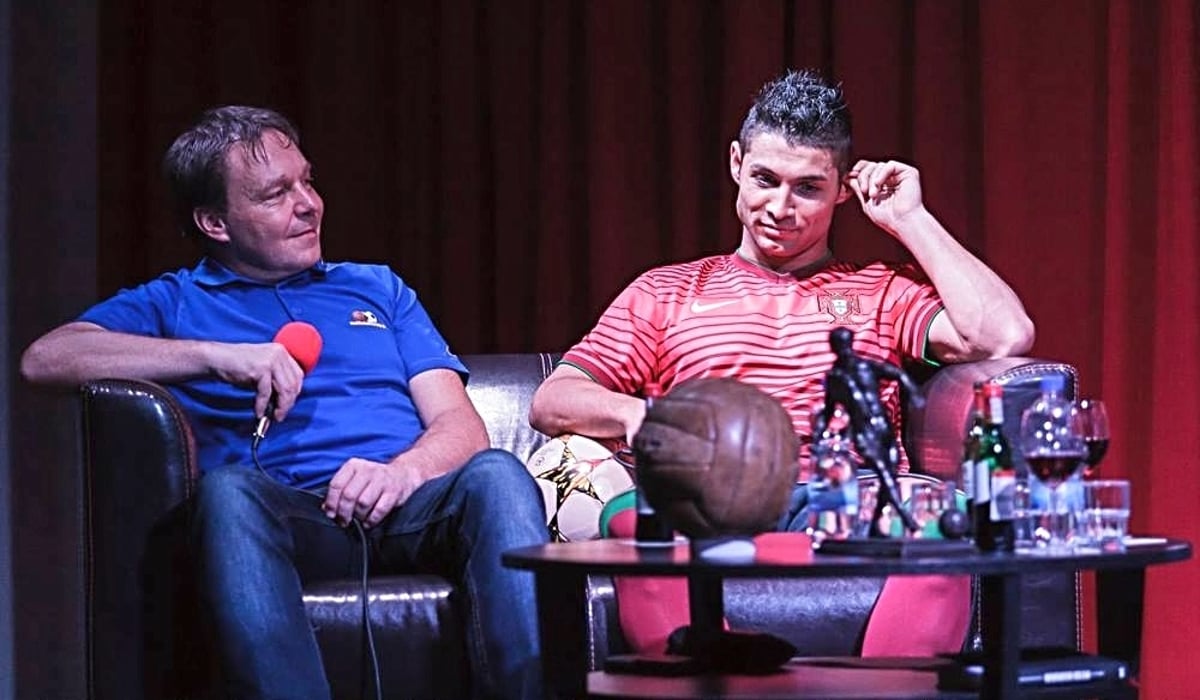 Unterhaltungsprogramm durch Fußball-Freestyler Saki bei feierlichen Sportlerehrungen