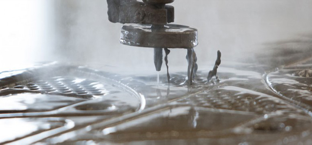 WASSERSTRAHLSCHNEIDEN